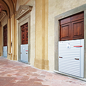 Anti flooding barriers for churces, museums and historic buildings